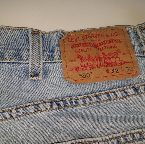 Levi's Other - Levi's 550 relaxed fit jeans
